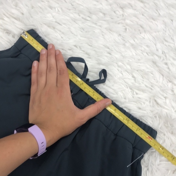 Lululemon On The Fly Skirt *21" Gravity - Picture 3 of 5